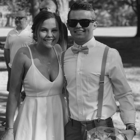 Meet your Posher, Julia - Picture 1 of 1